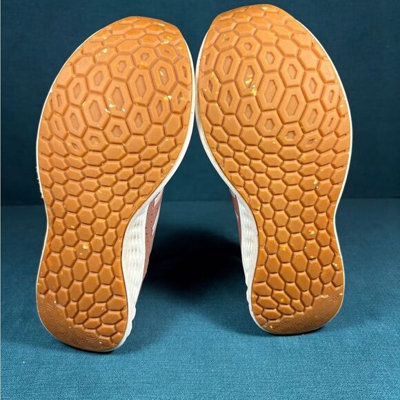 Size 7 - Women’s New Balance pink mauve shoes - Picture 7 of 8